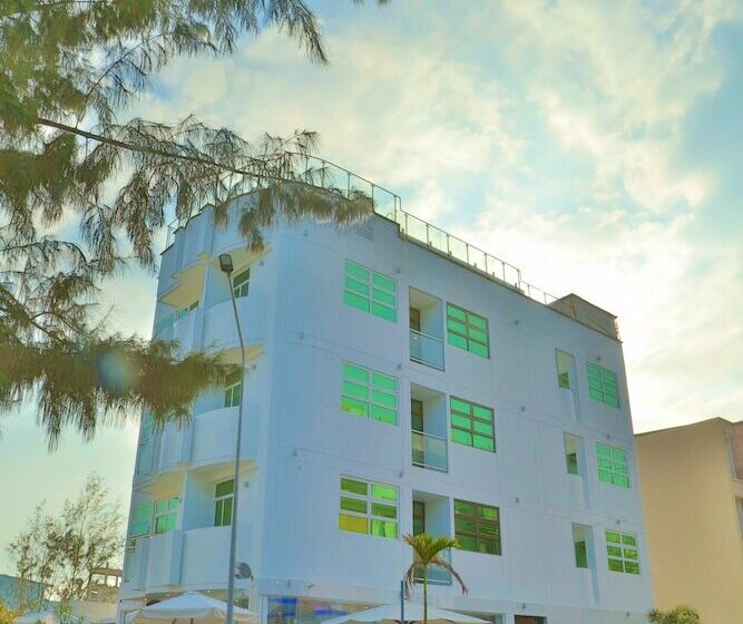 Fotos del hotel Airport Beach:  4