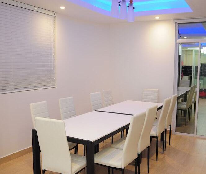 Fotos del hotel Airport Beach:  7