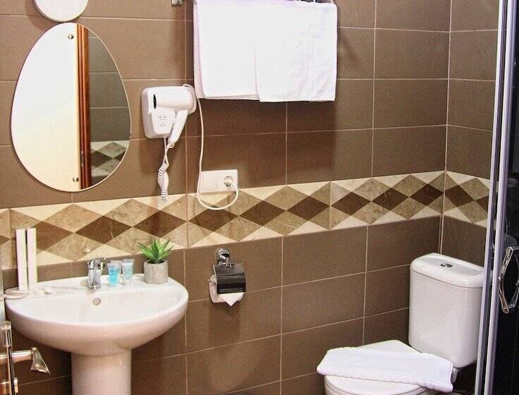 Fotos del hotel Rogalux:  9