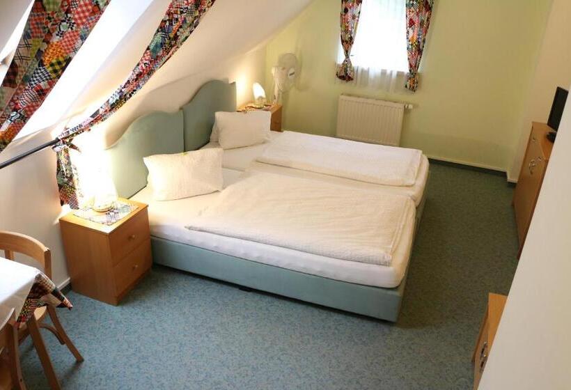 Pension  Alt  Strassgang