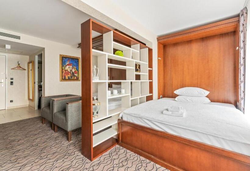 Fotos del hotel Advastay By King's:  17