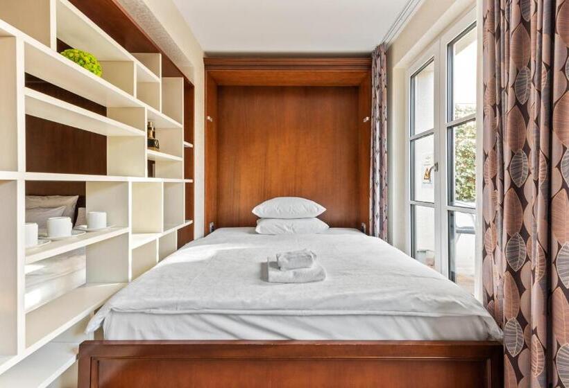 Fotos del hotel Advastay By King's:  25