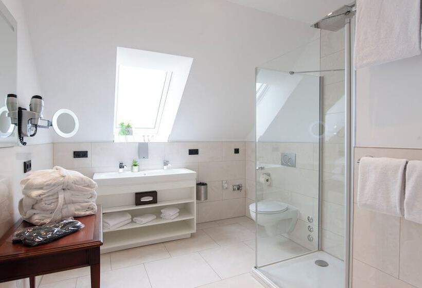 Fotos del hotel Advastay By King's:  5