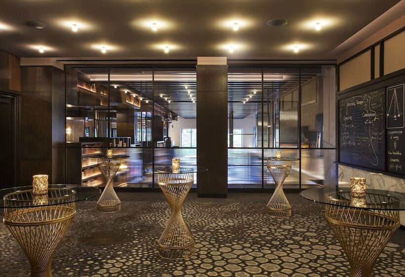 Emc2, Autograph Collection