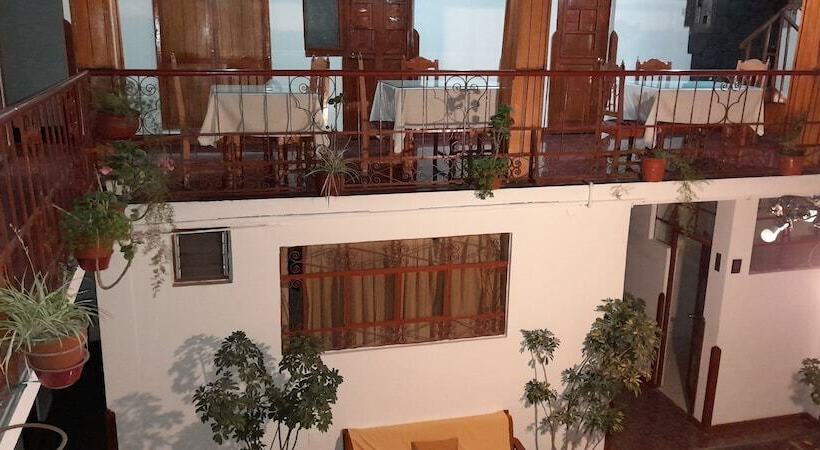 Fotos del hotel Hostal El Monarca:  3