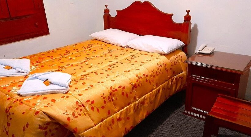 Fotos del hotel Hostal El Monarca:  14