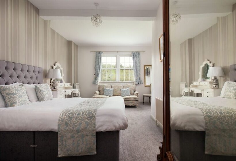 Fox & Hounds Country