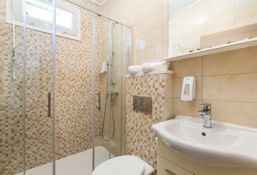 Fotos del hotel Lando Resort:  4