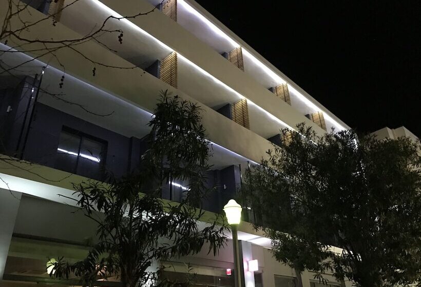 Gq Hotel & Club – Adults Only