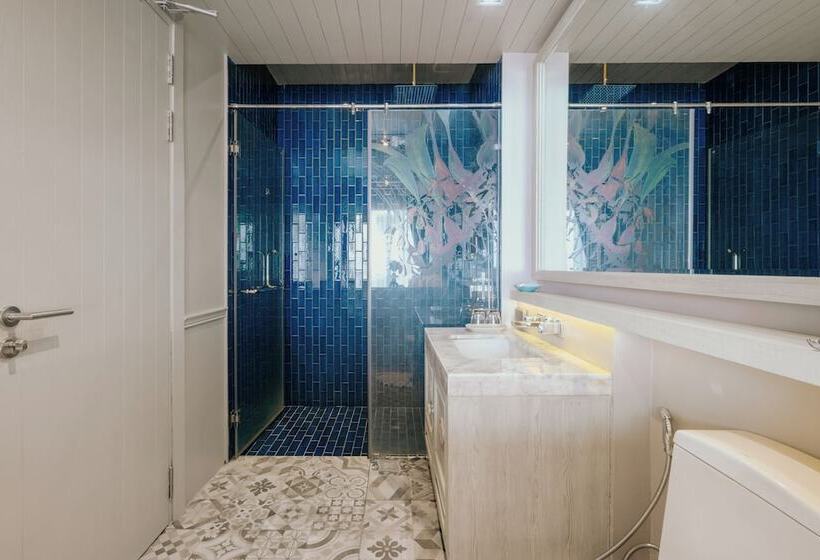 Fotos del hotel The Tide Beachfront Siray Phuket:  10