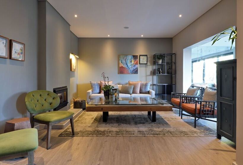 The Tree House Boutique