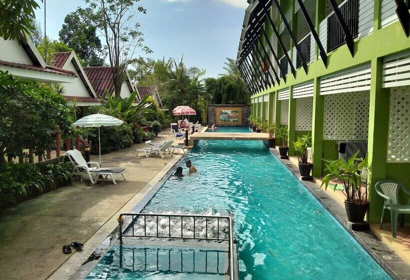 Khaolak Cnior Bungalow