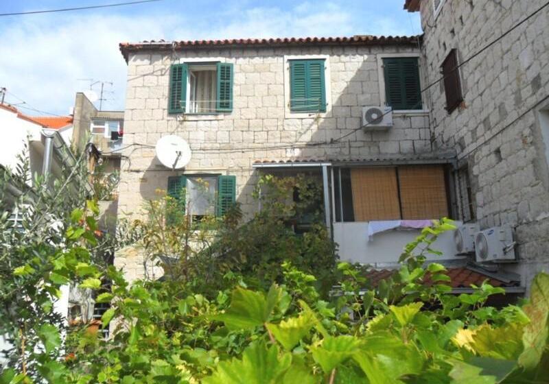 Fotos del hotel Apartments Villa Dube:  2