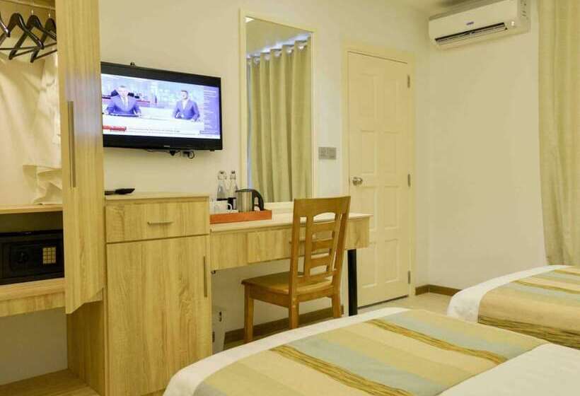 Fotos del hotel Coconut Tree Hulhuvilla Beach:  11