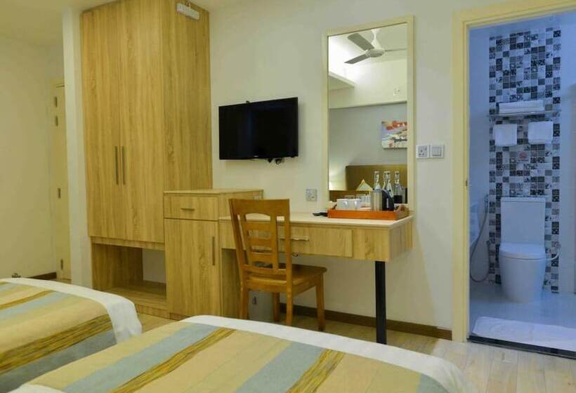 Fotos del hotel Coconut Tree Hulhuvilla Beach:  8