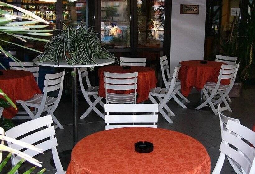 Fotos del hotel Serena:  8