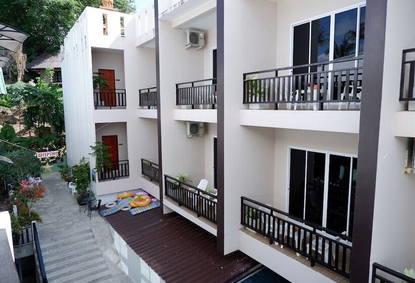 Fotos del hotel Kata Beachwalk  And Bungalows:  9