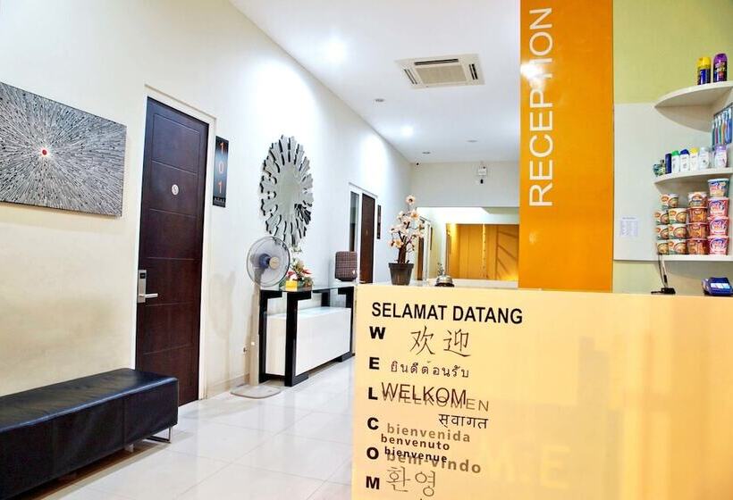 Fotos del hotel Reddoorz Near Plaza Marina:  2