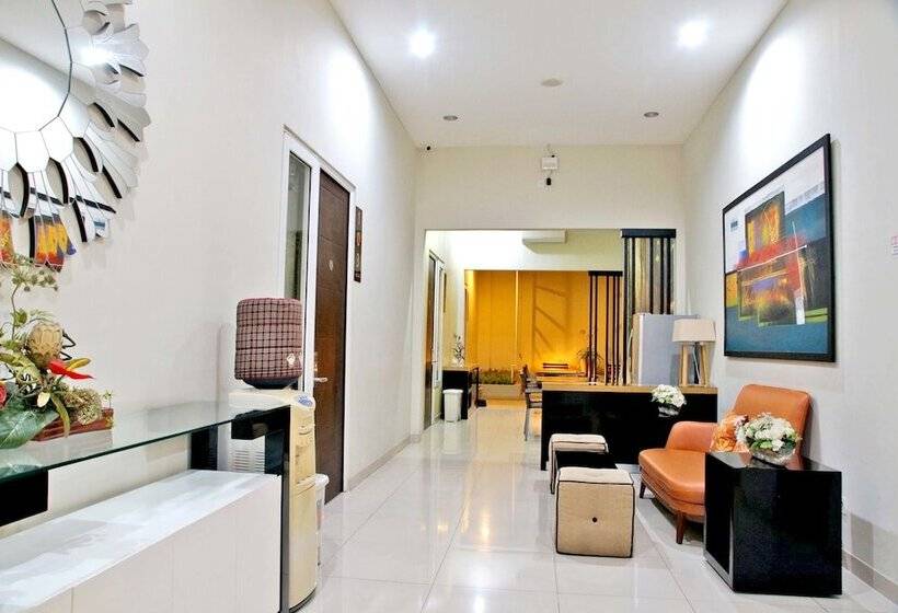 Fotos del hotel Reddoorz Near Plaza Marina:  8