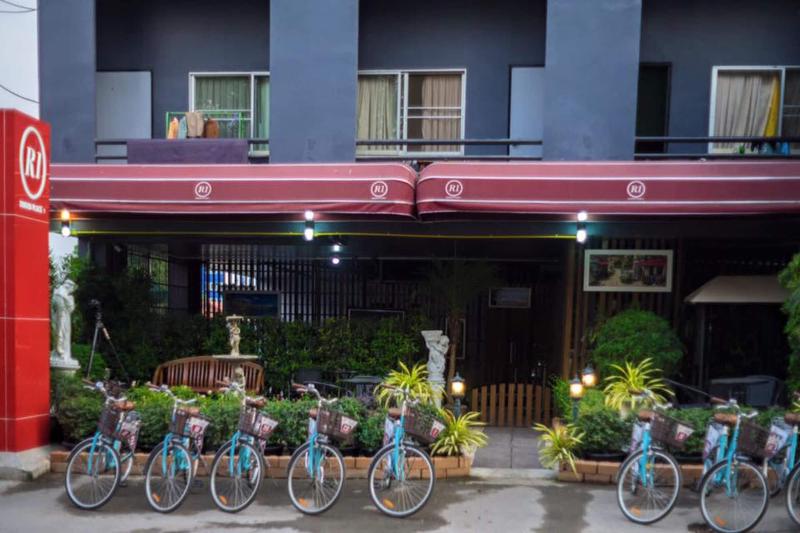 Fotos del hotel R1 Boutique Serviced Apartment:  16