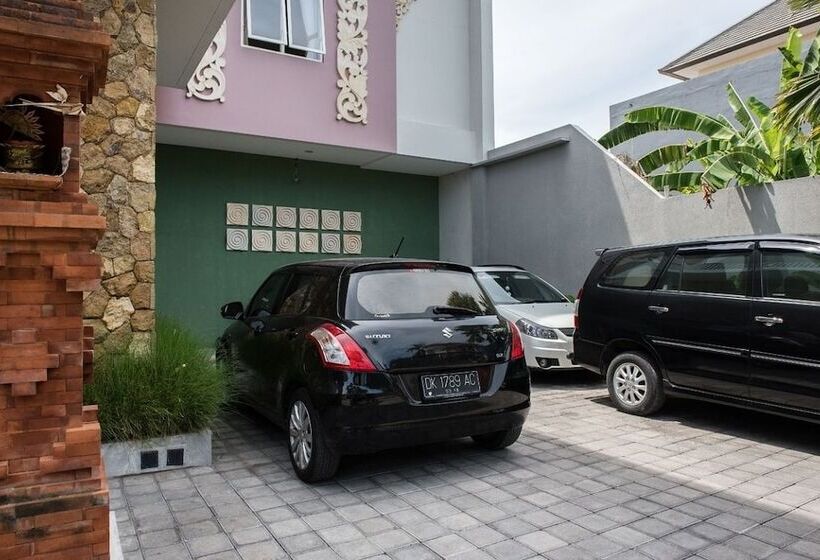 Fotos del hotel Reddoorz @ Tukad Asahan:  15