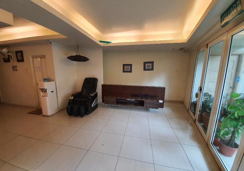 Spot On 90139  Galaxy