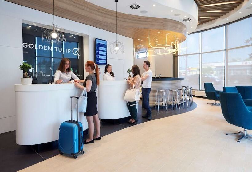 Fotos del hotel Golden Tulip Warsaw Airport:  18