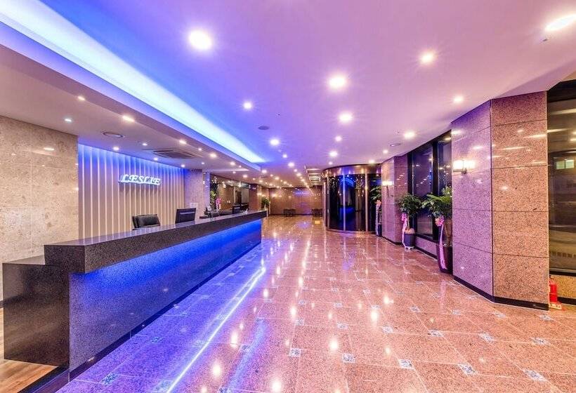 Fotos del hotel Leslie:  3