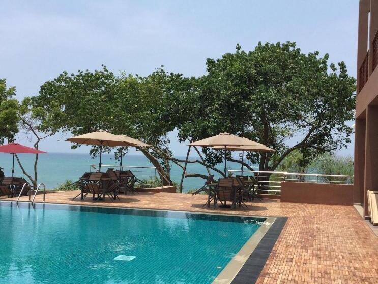 Sooriya Resort & Spa