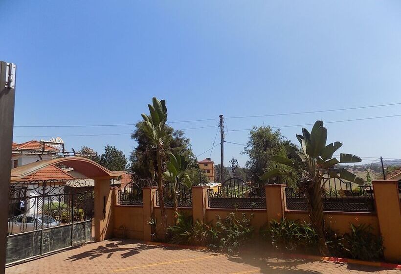 Fotos del hotel Olina Hotel And Apartments:  7