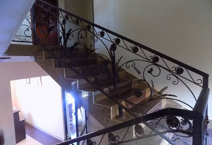 Fotos del hotel Olina Hotel And Apartments:  12