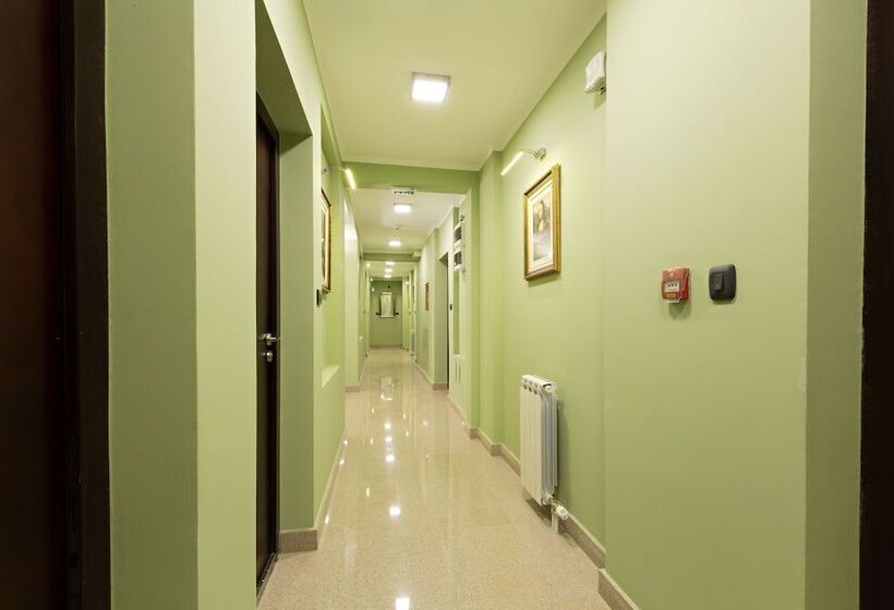 Fotos del hotel Sterling Garni:  11