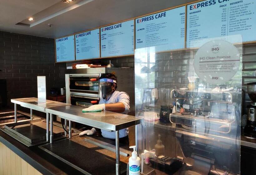 Fotos del hotel Holiday Inn Express Chennai Omr Thoraipakkam, An Ihg:  18