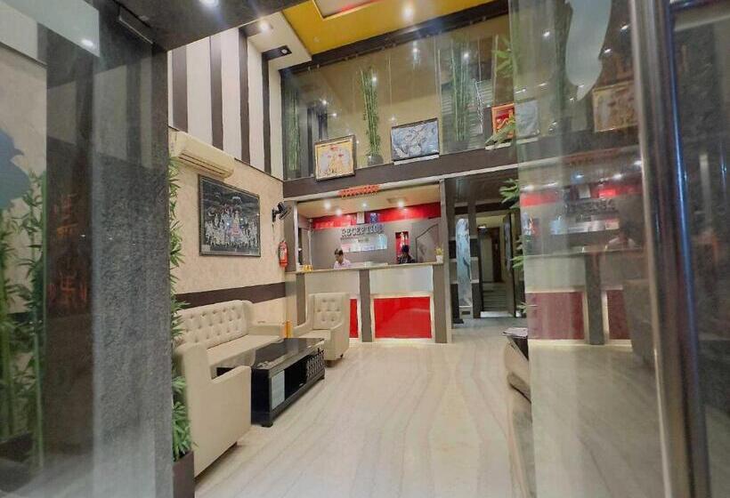 Fotos del hotel Jypore Saffron Inn & Suites:  2