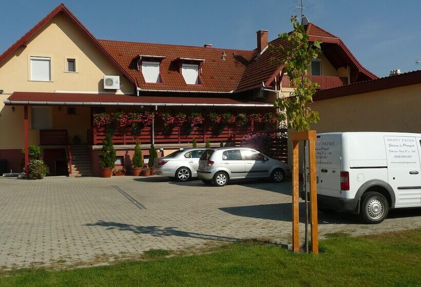 Fotos del hotel Arany Patkó Panzió & étterem:  21