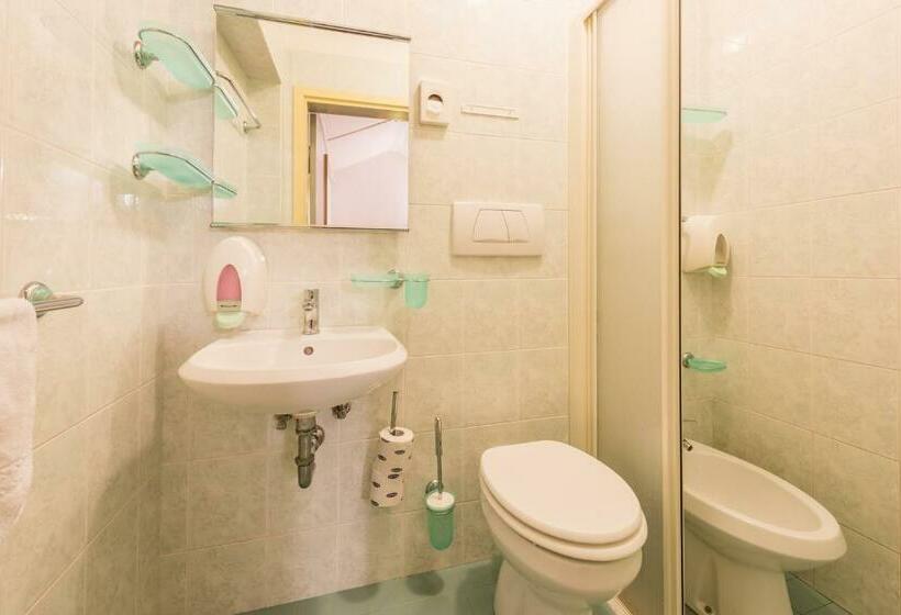 Fotos del hotel Stefania:  7