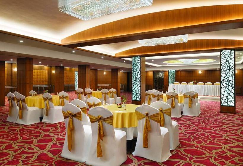 Fotos del hotel Ramada By Wyndham Varanasi Katesar:  11