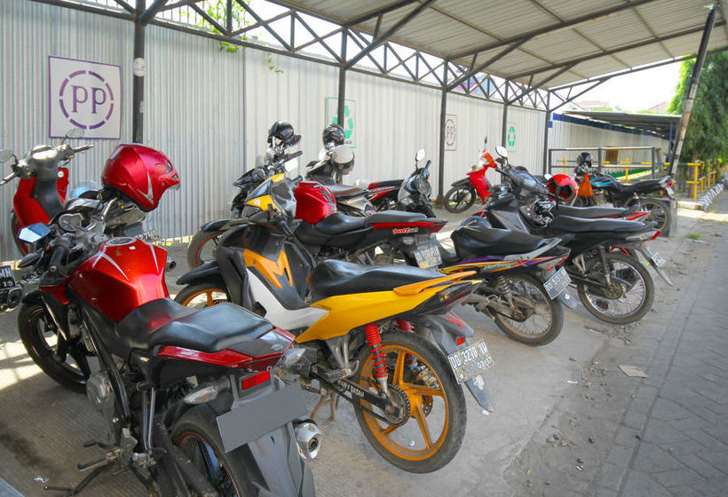 Fotos del hotel Denpasar Makassar:  17