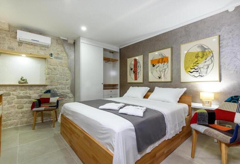 Villa Kudelik – Stone Story