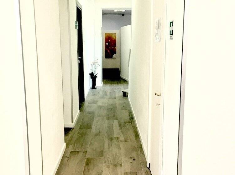 Fotos del hotel Academy:  3