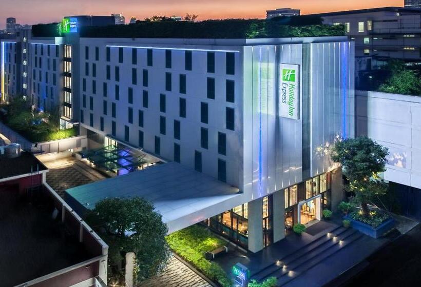 Fotos del hotel Holiday Inn Express Bangkok Soi Soonvijai, An Ihg:  19