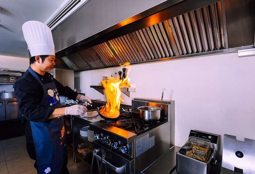 Fotos del hotel Clover Patong Phuket  Sha Plus:  10