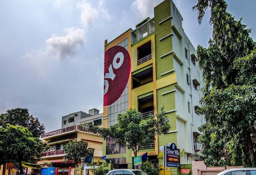 Oyo 10743 Silver Villa Guest House