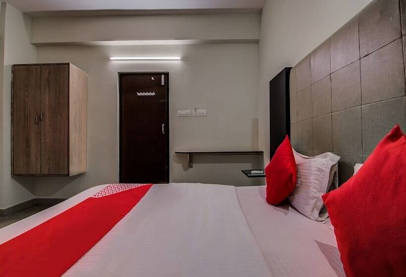 Fotos del hotel Oyo 10743 Silver Villa Guest House:  17