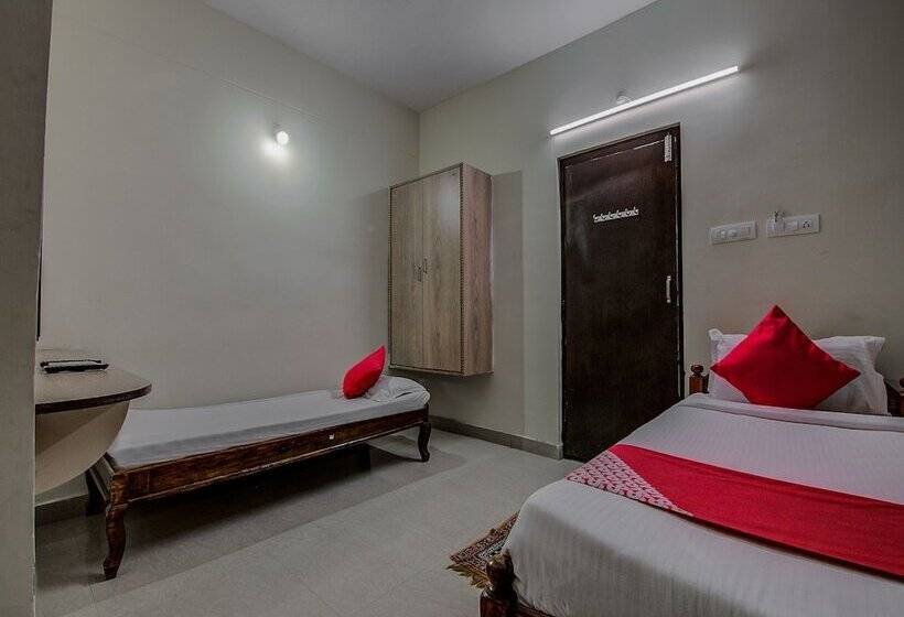 Fotos del hotel Oyo 10743 Silver Villa Guest House:  18