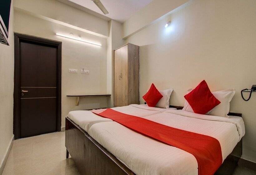 Fotos del hotel Oyo 10743 Silver Villa Guest House:  20