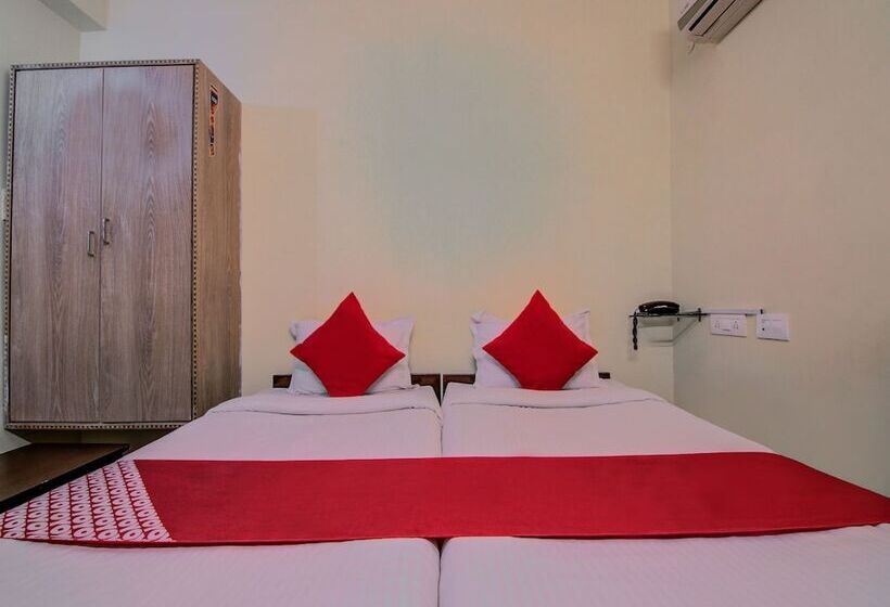 Fotos del hotel Oyo 10743 Silver Villa Guest House:  9