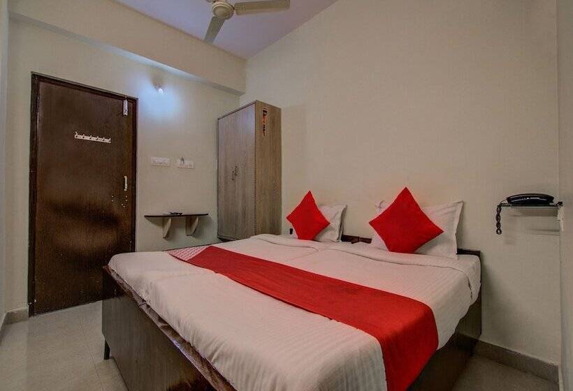 Fotos del hotel Oyo 10743 Silver Villa Guest House:  2