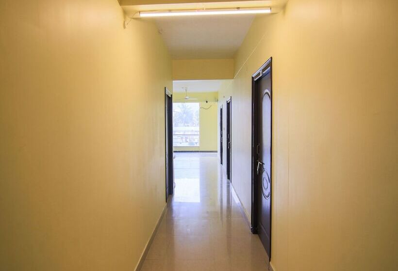 Fotos del hotel Oyo 10743 Silver Villa Guest House:  3