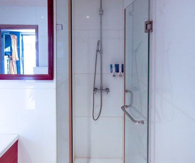 Fotos del hotel Reddoorz Hostel @ Signature Inn:  24